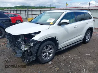2015 Toyota Highlander XLE z VIN 5TDKKRFHXFS072625, wystawiony jako IAAI lot #42202616 z przebiegiem 121 337 mil mil oraz . Historia ofert i sprzedaży dostępna na DreamBid. Obrazek 2.