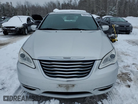 2012 Chrysler 200 LX with VIN 1C3CCBAB9CN315374, listed as a Copart auction lot 44841705 with 147,043 mi miles and Clean Title. Bid and sale history available at DreamBid. Image 5.