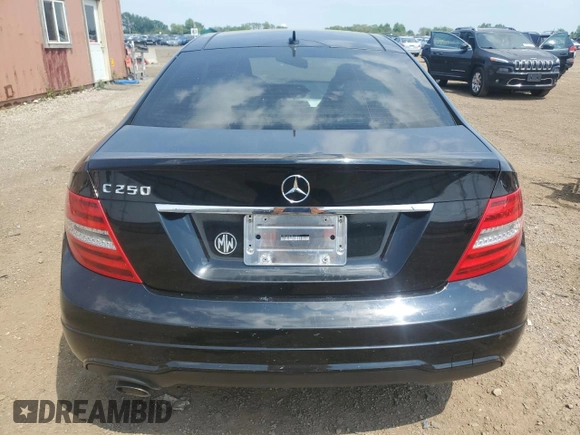 2013 Mercedes-Benz C 250 с VIN WDDGJ4HB7DF973202, выставлен на аукционе Copart как лот 63938445 с пробегом 47 883 миль миль и Списание • Salvage title. История ставок и продаж доступна на DreamBid. Изображение 6.