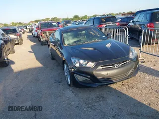 2013 Hyundai Genesis Coupe Track z VIN KMHHU6KJ0DU089255, wystawiony jako IAAI lot #42243893 z przebiegiem 108 903 mil mil oraz . Historia ofert i sprzedaży dostępna na DreamBid. Obrazek 1.