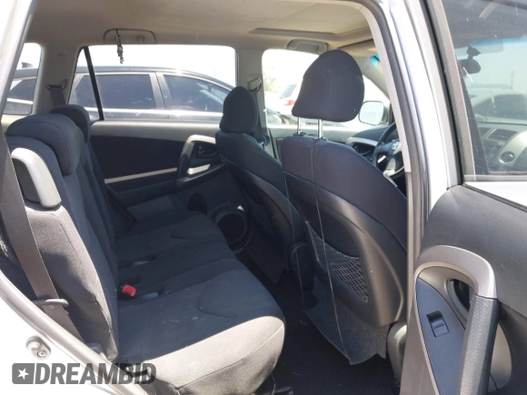2008 Toyota RAV4 Sport z VIN JTMZK32V886014913, wystawiony jako IAAI lot #42303952 z przebiegiem 190 510 mil mil oraz . Historia ofert i sprzedaży dostępna na DreamBid. Obrazek 8.