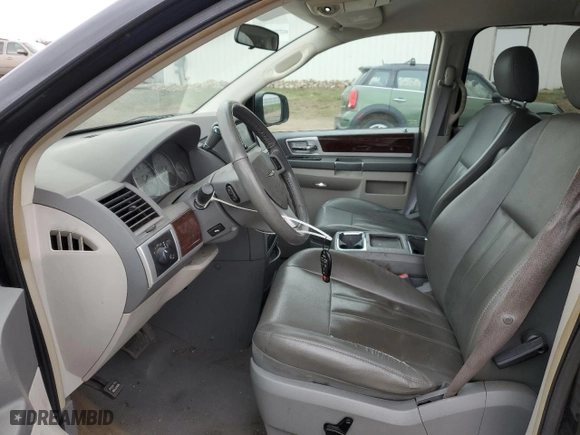 2010 Chrysler Town & Country Touring with VIN 2A4RR5D17AR110025, listed as a Copart auction lot 53467875 with 183,919 mi miles and Clean Title. Bid and sale history available at carsss.com. Image 7.