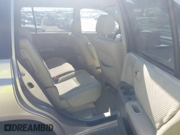 2006 Toyota Highlander w/3rd Row z VIN JTEEP21A460141050, wystawiony jako IAAI lot #42043515 z przebiegiem 184 126 mil mil oraz . Historia ofert i sprzedaży dostępna na DreamBid. Obrazek 8.