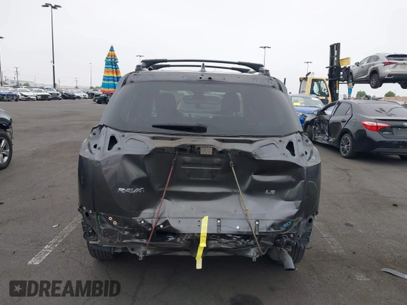 2017 Toyota RAV4 LE z VIN JTMZFREVXHJ107299, wystawiony jako IAAI lot #42422033 z przebiegiem 56 687 mil mil oraz . Historia ofert i sprzedaży dostępna na DreamBid. Obrazek 17.
