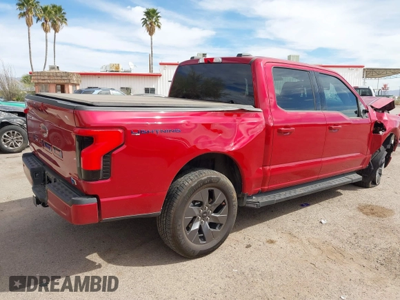 2023 Ford F-150 Lightning Pro z VIN 1FTVW1EL8PWG55060, wystawiony jako IAAI lot #41701864 z przebiegiem Nie podano mil oraz . Historia ofert i sprzedaży dostępna na DreamBid. Obrazek 4.