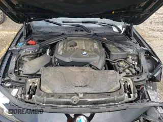 2018 BMW 3 Series 330i z VIN WBA8B9G59JNU97098, wystawiony jako Copart lot #67307435 z przebiegiem 53 624 mil mil oraz Szkoda całkowita • Salvage title. Historia ofert i sprzedaży dostępna na DreamBid. Obrazek 13.