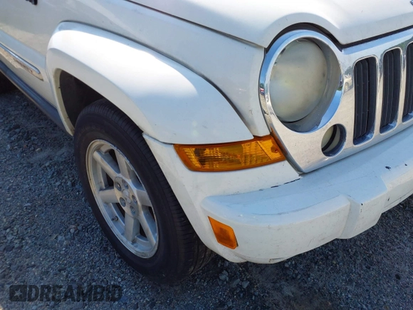 2005 Jeep Liberty Limited with VIN 1J4GL58KX5W632558, listed as a IAAI auction lot 42143440 with 214,079 mi miles and . Bid and sale history available at carsss.com. Image 12.