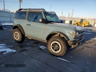 2023 Ford Bronco z VIN 1FMDE5CP9PLB39539, wystawiony jako Copart lot #42967905 z przebiegiem 36 163 mil mil oraz Szkoda całkowita • Salvage title. Historia ofert i sprzedaży dostępna na DreamBid. Obrazek 4.