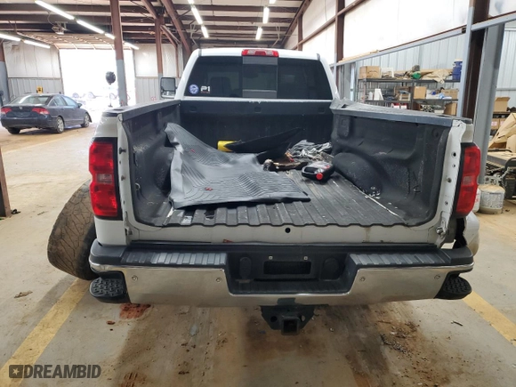 2015 Chevrolet Silverado 2500HD LTZ with VIN 1GC1KWE82FF547504, listed as a Copart auction lot 45290025 with 235,180 mi miles and Salvage Title. Bid and sale history available at carsss.com. Image 6.