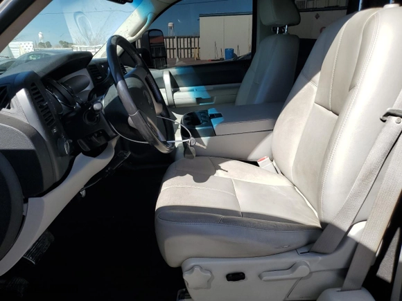 2008 Chevrolet Silverado 1500 LT w/1LT with VIN 1GCEC19J38Z254761, listed as a Copart auction lot 45311935 with 176,226 mi miles and Salvage Title. Bid and sale history available at carsss.com. Image 7.