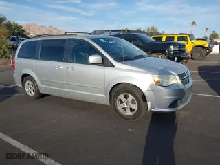 2011 Dodge Grand Caravan Mainstreet with VIN 2D4RN3DG3BR639888, listed as a IAAI auction lot 41712121 with 271,688 mi miles. Bid and sale history available at carsss.com. Image 1.