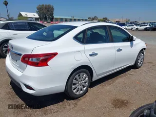 2018 Nissan Sentra S z VIN 3N1AB7AP6JY301076, wystawiony jako IAAI lot #42300529 z przebiegiem 117 730 mil mil oraz . Historia ofert i sprzedaży dostępna na DreamBid. Obrazek 4.