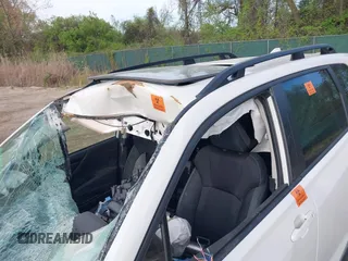 2023 Subaru Forester Premium z VIN JF2SKADC2PH471884, wystawiony jako IAAI lot #42073492 z przebiegiem Nie podano mil oraz . Historia ofert i sprzedaży dostępna na DreamBid. Obrazek 19.
