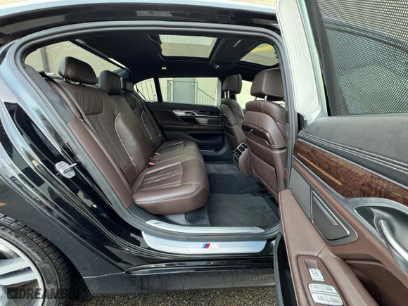 2017 BMW 7 Series ALPINA B7 xDrive with VIN WBA7F2C50HG422706, listed as a Copart auction lot 44040195 with 150,276 mi miles and Clean Title. Bid and sale history available at carsss.com. Image 6.