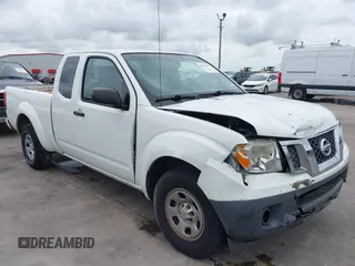 2014 Nissan Frontier S z VIN 1N6BD0CT0EN767356, wystawiony jako IAAI lot #42370973 z przebiegiem 185 659 mil mil oraz . Historia ofert i sprzedaży dostępna na DreamBid. Obrazek 1.