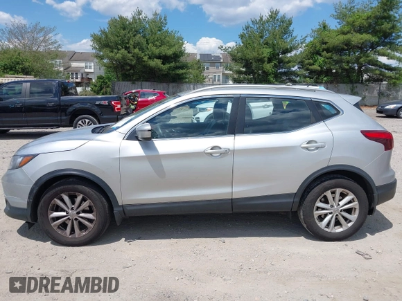 2017 Nissan Rogue SL with VIN JN1BJ1CR4HW119221, listed as a IAAI auction lot 42225236 with 172,171 mi miles and . Bid and sale history available at DreamBid. Image 14.