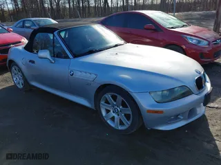 2001 BMW Z3 2.5i with VIN WBACN33461LM03363, listed as a IAAI auction lot 41883292 with 184,957 mi miles. Bid and sale history available at carsss.com. Image 1.