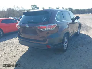 2016 Toyota Highlander LE Plus with VIN 5TDZKRFH4GS134343, listed as a IAAI auction lot 41698838 with 149,189 mi miles. Bid and sale history available at carsss.com. Image 4.
