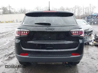 2019 Jeep Compass Latitude with VIN 3C4NJDBB1KT601609, listed as a IAAI auction lot 41931381 with Not provided miles and . Bid and sale history available at DreamBid. Image 17.