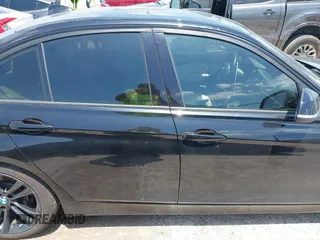 2015 BMW 3 Series 328i с VIN WBA3A5G5XFNS85209, выставлен на аукционе IAAI как лот 42428368 с пробегом 171 557 миль миль и . История ставок и продаж доступна на DreamBid. Изображение 13.
