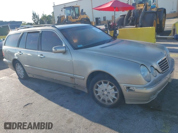 2001 Mercedes-Benz E-Class with VIN WDBJH65J41B225835, listed as a IAAI auction lot 41747129 with 193,071 mi miles. Bid and sale history available at carsss.com. Image 1.