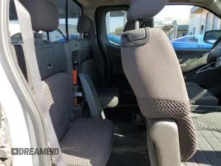 2012 Nissan Frontier S z VIN 1N6BD0CTXCC463556, wystawiony jako Copart lot #46553035 z przebiegiem 195 549 mil mil oraz Szkoda całkowita • Salvage title. Historia ofert i sprzedaży dostępna na DreamBid. Obrazek 10.