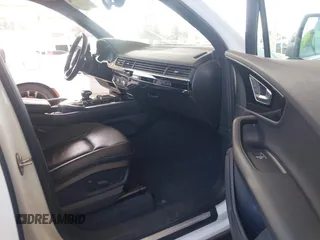 2019 Audi Q7 Premium z VIN WA1AAAF70KD037387, wystawiony jako IAAI lot #41966996 z przebiegiem 93 245 mil mil oraz . Historia ofert i sprzedaży dostępna na DreamBid. Obrazek 5.