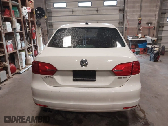2011 Volkswagen Jetta SE with VIN 3VWDX7AJXBM315916, listed as a IAAI auction lot 42311284 with 207,297 mi miles and . Bid and sale history available at DreamBid. Image 16.