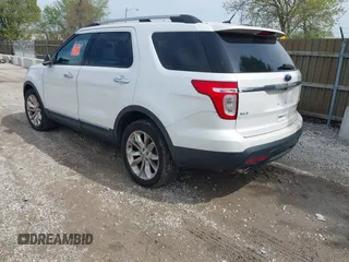 2011 Ford Explorer XLT with VIN 1FMHK8D80BGA67960, listed as a IAAI auction lot 42166438 with 203,200 mi miles and . Bid and sale history available at carsss.com. Image 3.