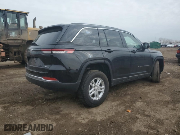 2023 Jeep Grand Cherokee Laredo z VIN 1C4RJHAG3PC625418, wystawiony jako Copart lot #49271395 z przebiegiem 12 874 mil mil oraz Szkoda całkowita • Salvage title. Historia ofert i sprzedaży dostępna na DreamBid. Obrazek 3.