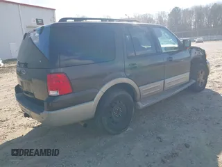 2006 Ford Expedition Eddie Bauer with VIN 1FMFU17516LA09167, listed as a IAAI auction lot 41217226 with 199,761 mi miles. Bid and sale history available at carsss.com. Image 4.