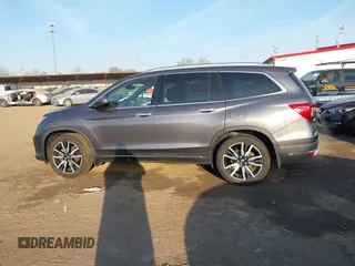 2019 Honda Pilot Touring 7-Passenger with VIN 5FNYF6H69KB050235, listed as a IAAI auction lot 41782057 with 85,907 mi miles. Bid and sale history available at carsss.com. Image 14.