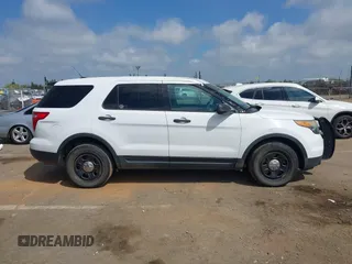 2013 Ford Utility Police Interceptor with VIN 1FM5K8AR1DGC63408, listed as a IAAI auction lot 42075944 with 155,382 mi miles. Bid and sale history available at carsss.com. Image 13.