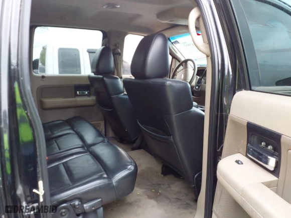 2006 Ford F-150 XLT with VIN 1FTPW12516KB02562, listed as a IAAI auction lot 41947853 with 299,967 mi miles. Bid and sale history available at carsss.com. Image 8.