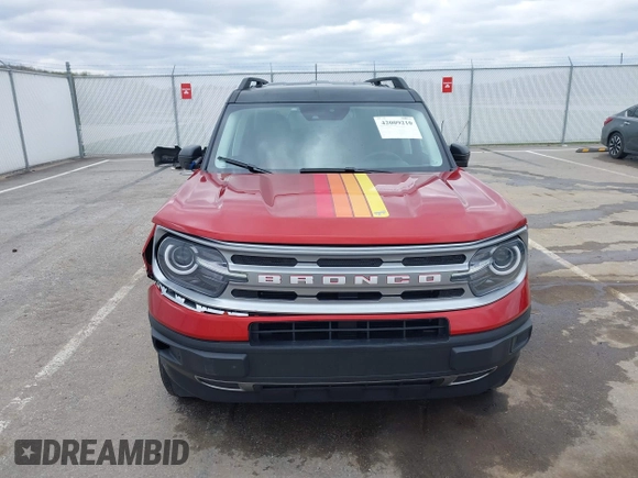 2024 Ford Bronco z VIN 3FMCR9K69RRF45079, wystawiony jako IAAI lot #42009210 z przebiegiem 3 267 mil mil oraz . Historia ofert i sprzedaży dostępna na DreamBid. Obrazek 12.
