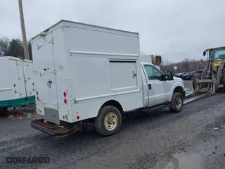 2015 Ford Super Duty F-250 SRW XL with VIN 1FDBF2B66FED21648, listed as a IAAI auction lot 41700328 with 370,599 mi miles. Bid and sale history available at carsss.com. Image 4.