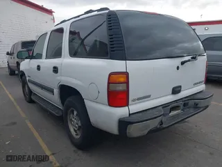 2003 Chevrolet Tahoe Z71 with VIN 1GNEK13T03R247814, listed as a IAAI auction lot 41026670 with 143,990 mi miles. Bid and sale history available at carsss.com. Image 3.