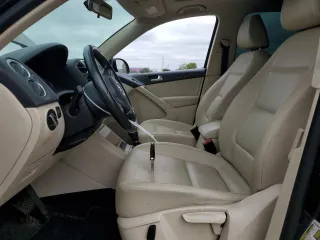 2011 Volkswagen Tiguan SE with VIN WVGBV7AX3BW551114, listed as a Copart auction lot 56016925 with 122,259 mi miles and Clean Title. Bid and sale history available at DreamBid. Image 7.