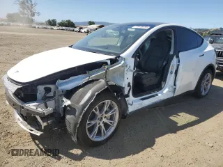 2024 Tesla Model Y Long Range с VIN 7SAYGDEE0RF983516, выставлен на аукционе Copart как лот 57849975 с пробегом 6 614 миль миль и Списание • Salvage title. История ставок и продаж доступна на DreamBid. Изображение 1.