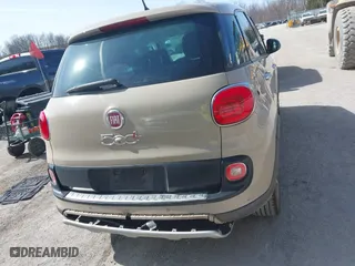 2014 FIAT 500L Trekking with VIN ZFBCFADH9EZ021078, listed as a IAAI auction lot 41773433 with 1 mi miles. Bid and sale history available at carsss.com. Image 15.
