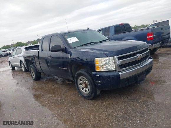 2008 Chevrolet Silverado 1500 Work Truck with VIN 1GCEC19X58Z302703, listed as a IAAI auction lot 41886312 with 181,339 mi miles. Bid and sale history available at carsss.com. Image 1.