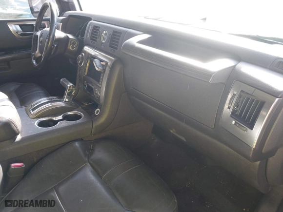 2008 Hummer H2 SUV with VIN 5GRGN23878H109547, listed as a IAAI auction lot 41648526 with 181,692 mi miles. Bid and sale history available at carsss.com. Image 5.