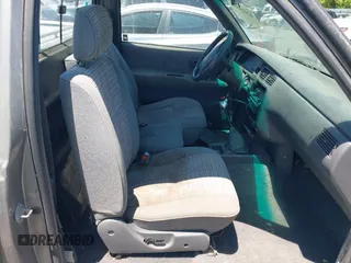 1994 Toyota T100 z VIN JT4VD10C8R0018446, wystawiony jako IAAI lot #42419359 z przebiegiem 147 981 mil mil oraz . Historia ofert i sprzedaży dostępna na DreamBid. Obrazek 8.