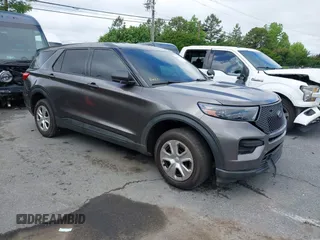 2021 Ford Police Interceptor Utility z VIN 1FM5K8AB7MGC21974, wystawiony jako IAAI lot #42180948 z przebiegiem 57 961 mil mil oraz . Historia ofert i sprzedaży dostępna na DreamBid. Obrazek 1.