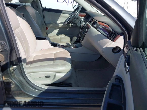 2011 Chevrolet Impala LT Fleet z VIN 2G1WG5EK2B1181051, wystawiony jako IAAI lot #42564535 z przebiegiem 169 948 mil mil oraz . Historia ofert i sprzedaży dostępna na DreamBid. Obrazek 5.