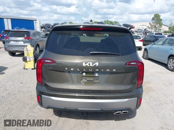 2025 Kia Telluride S with VIN 5XYP64GCXSG593593, listed as a IAAI auction lot 41943448 with 912 mi miles and . Bid and sale history available at DreamBid. Image 17.
