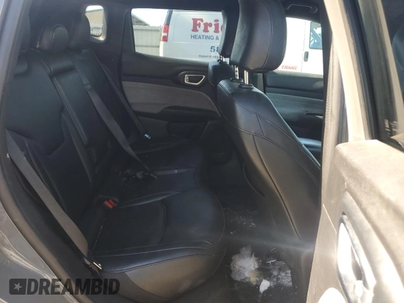 2023 Jeep Compass Latitude Lux с VIN 3C4NJDFN0PT570512, выставлен на аукционе Copart как лот 54932165 с пробегом 27 227 миль миль и Списание • Salvage title. История ставок и продаж доступна на DreamBid. Изображение 11.