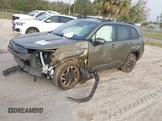 2025 Subaru Forester Limited z VIN JF2SLDRC1SH484884, wystawiony jako IAAI lot #41590511 z przebiegiem 4 933 mil mil oraz . Historia ofert i sprzedaży dostępna na DreamBid. Obrazek 17.