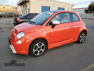 2015 FIAT 500e with VIN 3C3CFFGE5FT585805, listed as a Copart auction lot 81520364 with 43,946 mi miles and Clean Title. Bid and sale history available at carsss.com. Image 1.