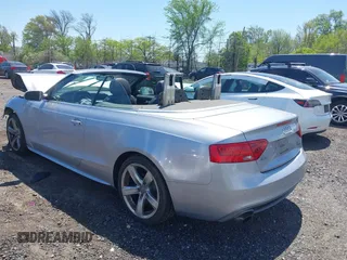 2016 Audi A5 Premium Plus z VIN WAUM2AFH4GN004366, wystawiony jako IAAI lot #42110096 z przebiegiem Nie podano mil oraz . Historia ofert i sprzedaży dostępna na DreamBid. Obrazek 3.